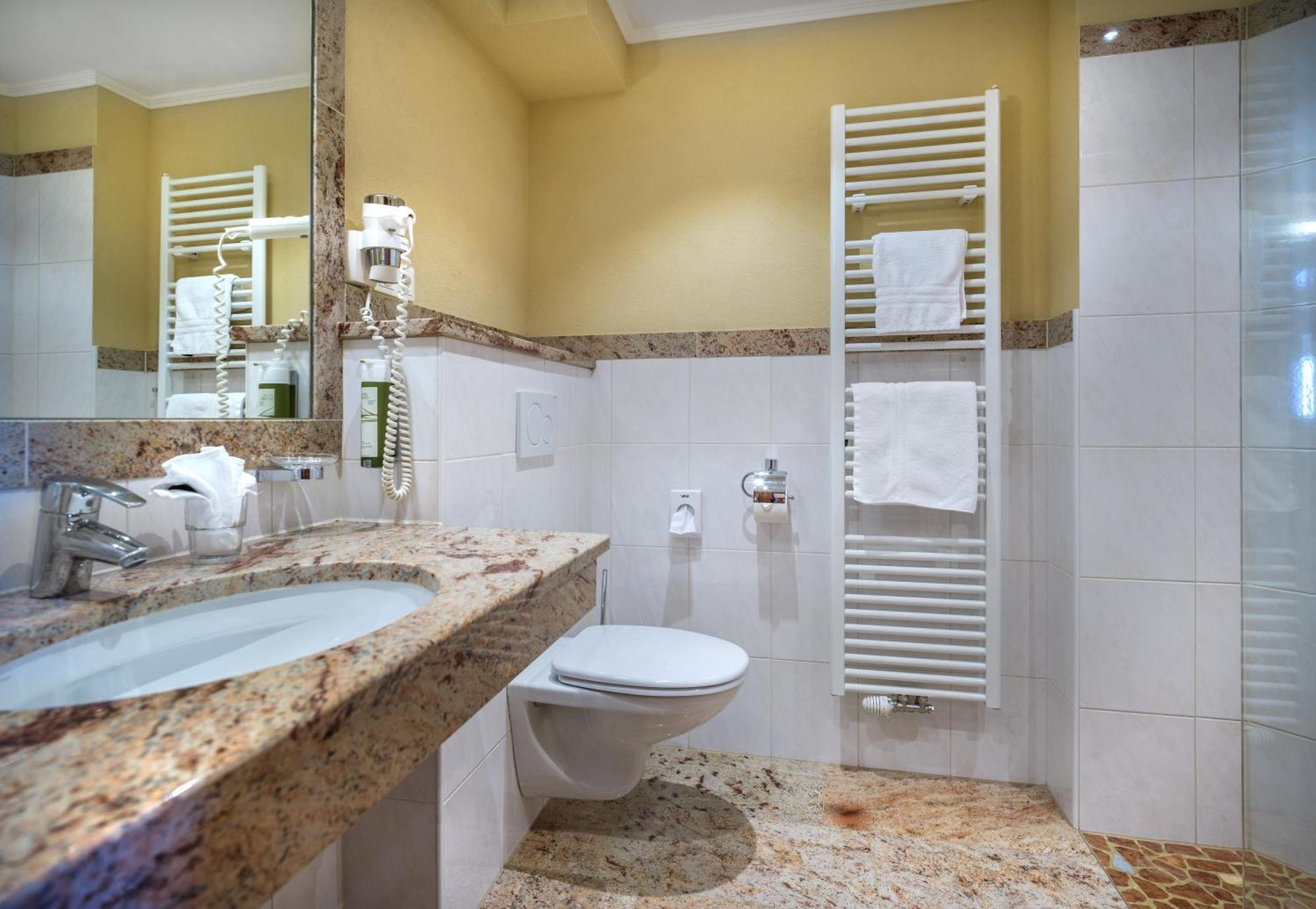 Hotel Haeuserl Im Wald Мариапфар Екстериор снимка